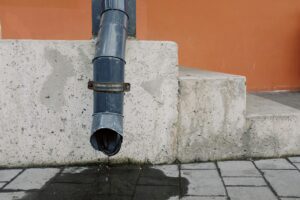 Waar kun je goedkoop een regenpijp vervangen?